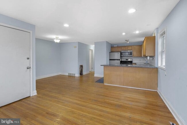 Foto del edificio - 5443 Houghton Pl