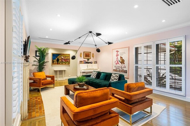 Foto del edificio - 935 NE 72nd St