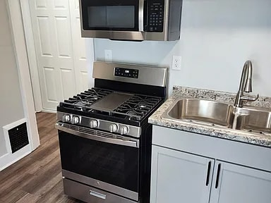 Building Photo - 83 Grand Ave