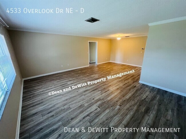 Foto del edificio - Spacious Shore Acres 2/2 APT - For Rent