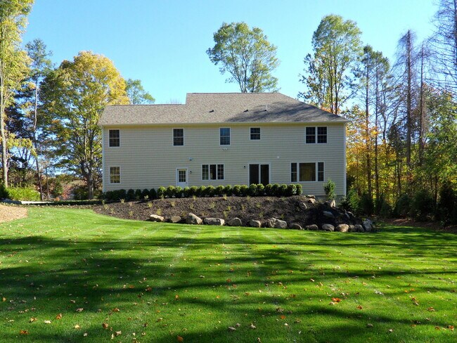 Building Photo - 7 Hessian Dr