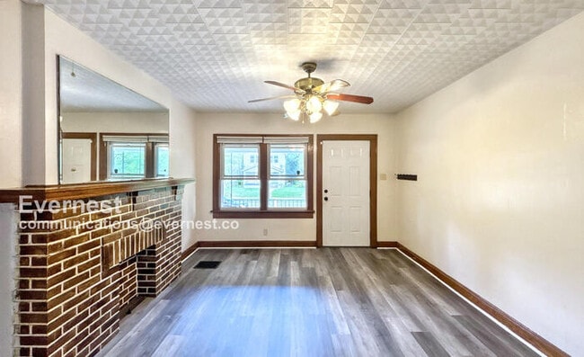 Building Photo - 663 S Burgess Ave