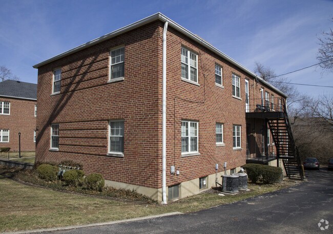Building Photo - 1990 Elmwood Ave