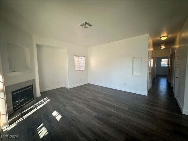 Foto del edificio - 4730 E Craig Rd
