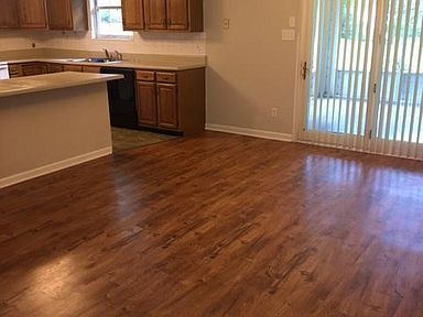 Building Photo - 8438 San Marcos Dr