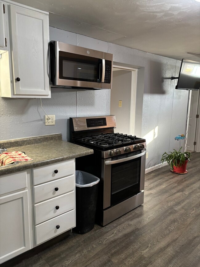 Adorable Kitchen - 126 E College Ave