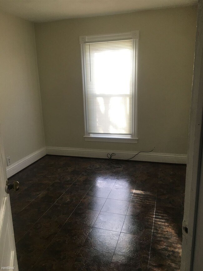 Building Photo - 2 br, 1 bath House - 224 Powell St SE Apt 2