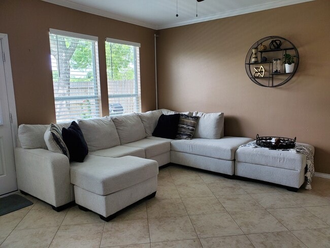 Foto del edificio - 6811 Independence Blvd