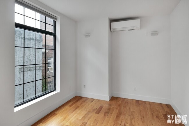 Building Photo - 376 Franklin Ave