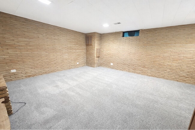 Building Photo - 8944 Skokie Blvd