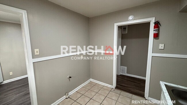 Foto del edificio - 1065 Larry Ln