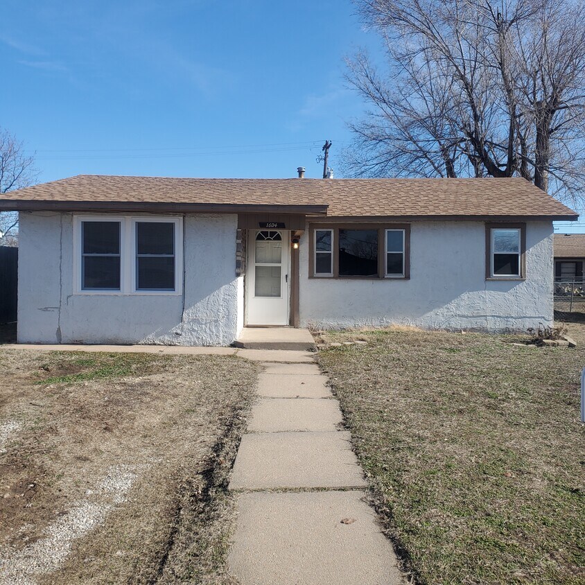 1604 Odaniel St, Hutchinson, KS 67501 House Rental in Hutchinson, KS