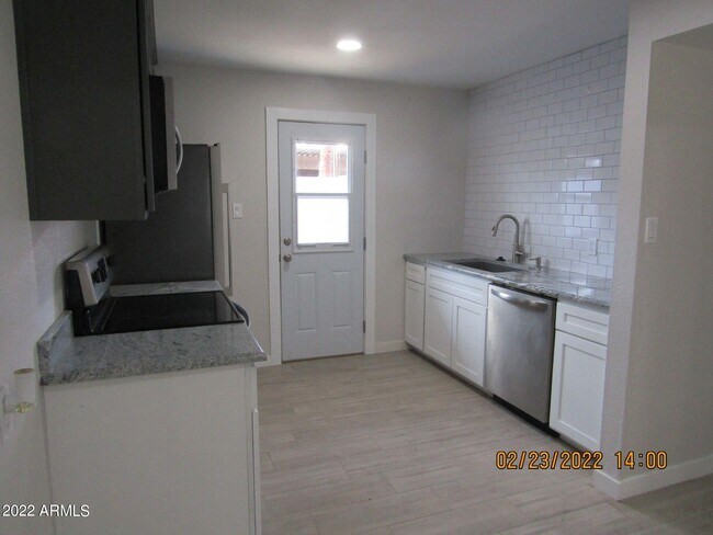 Foto del edificio - 4912 E Holly St