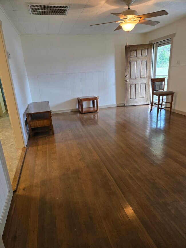 Front living room - 4234 FM 1446