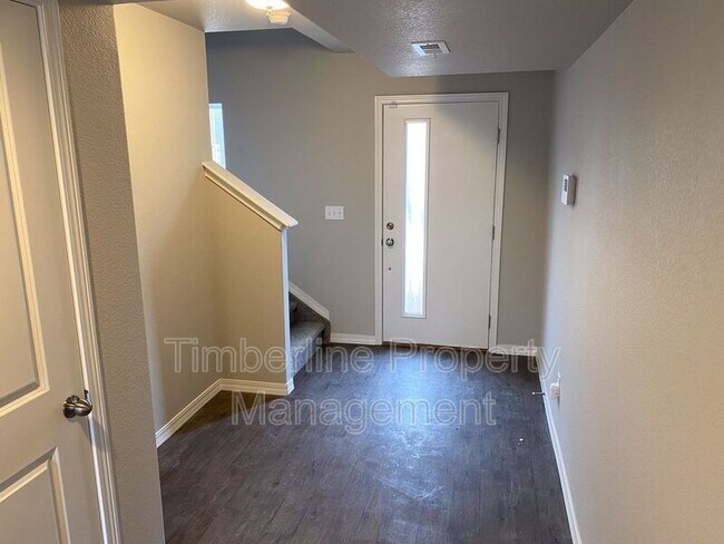 Building Photo - 889 Grissom Dr.