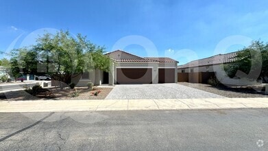 Building Photo - 989 W Hess Ave
