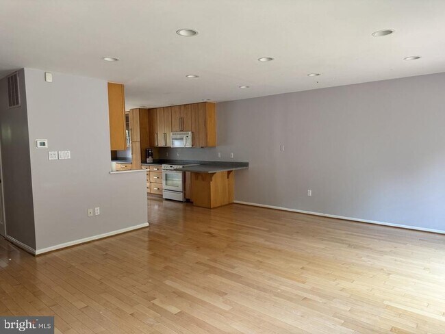 Foto del edificio - 7525 Coddle Harbor Ln