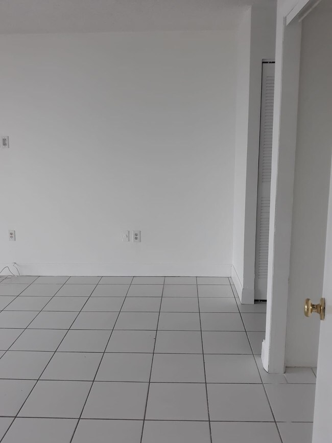 Dormitorio principal - 16751 NE 9th Ave
