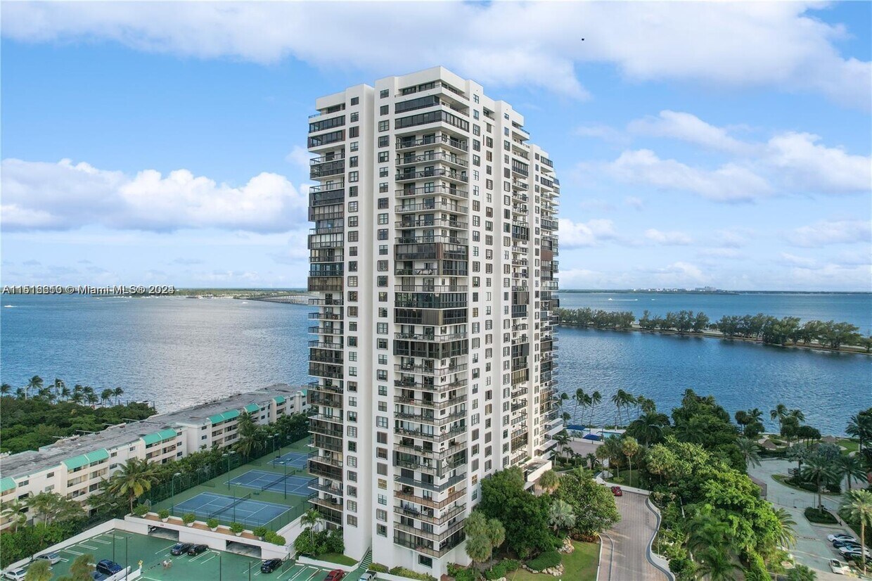Primary Photo - 2333 Brickell Ave