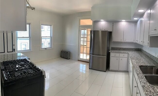 Photo - 21 Wenham St Apartment