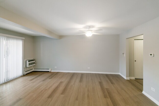 Foto del edificio - 705 S Milwaukee Ave