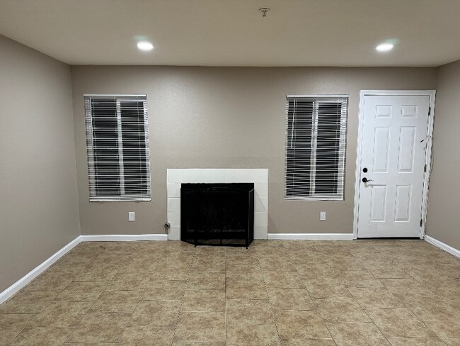 Foto del edificio - 17464 Upland Ave