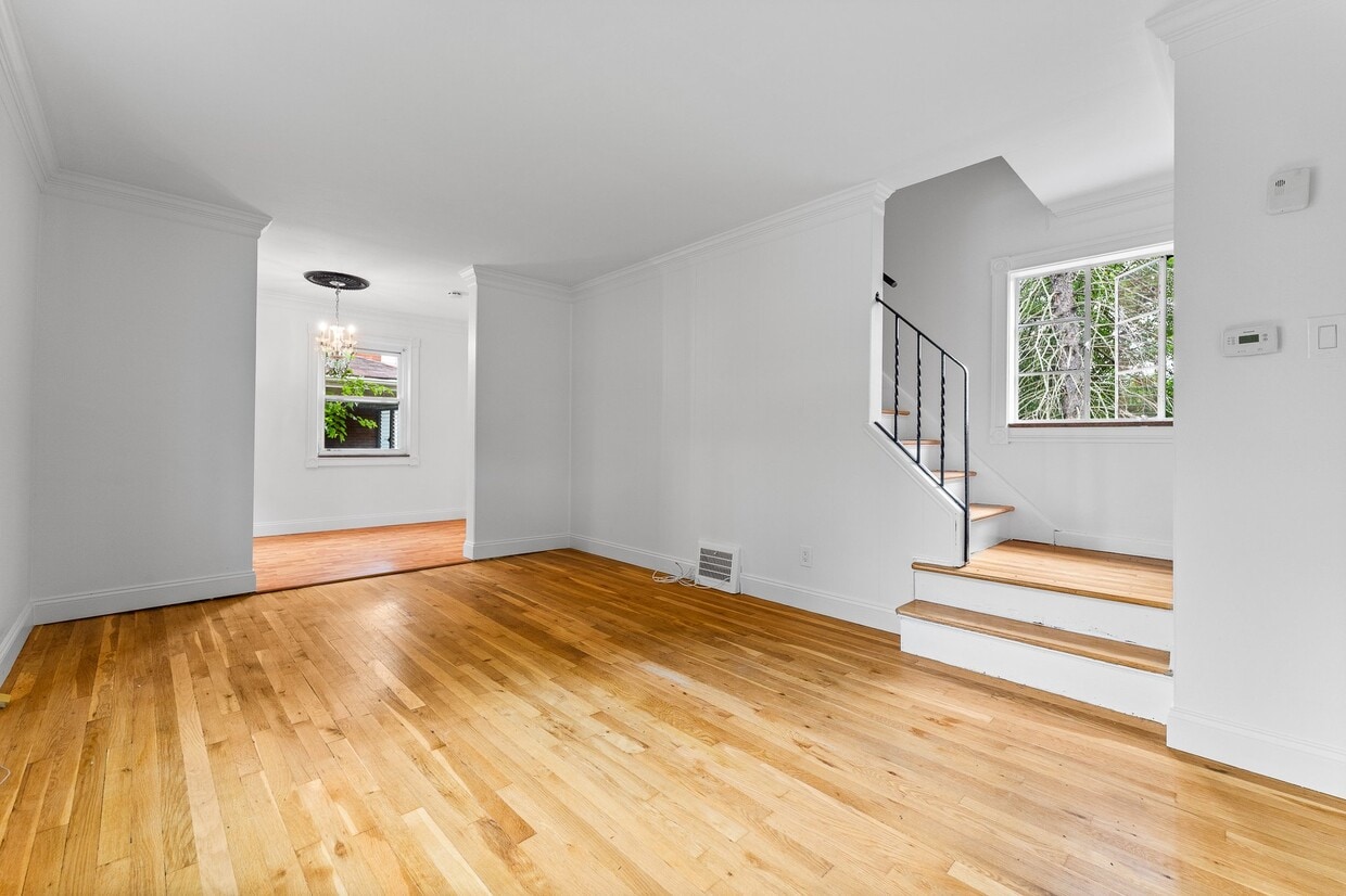 Primary Photo - 947 Brintell St