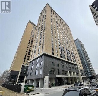 Building Photo - 105 Champagne Ave S