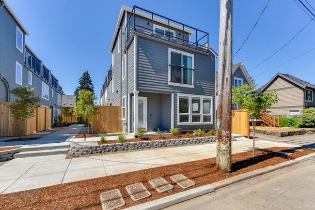 Building Photo - St. Johns Townhomes