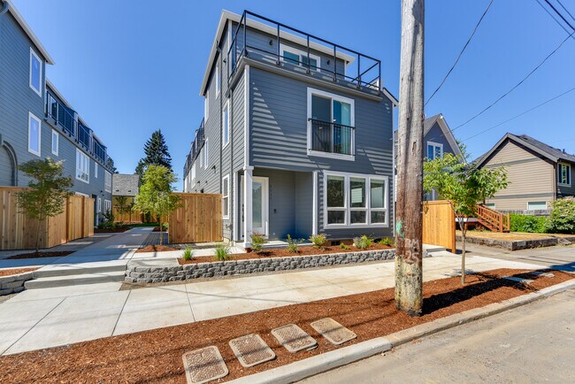 Foto del edificio - St. Johns Townhomes
