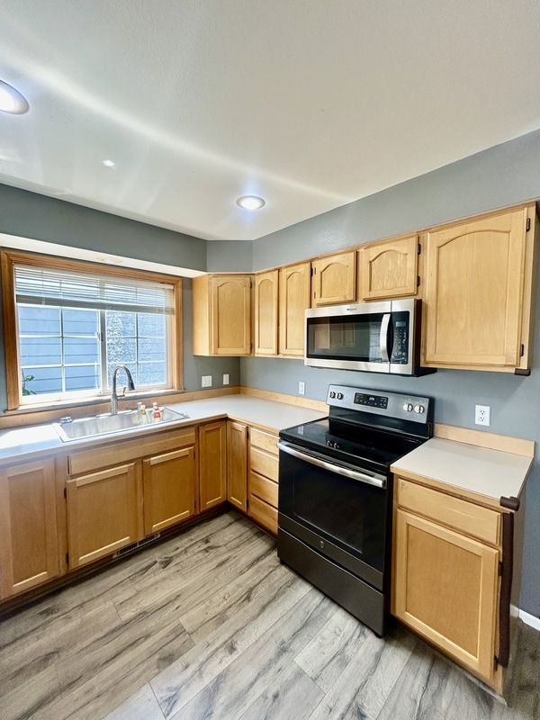 Building Photo - 804 E Maberry Dr