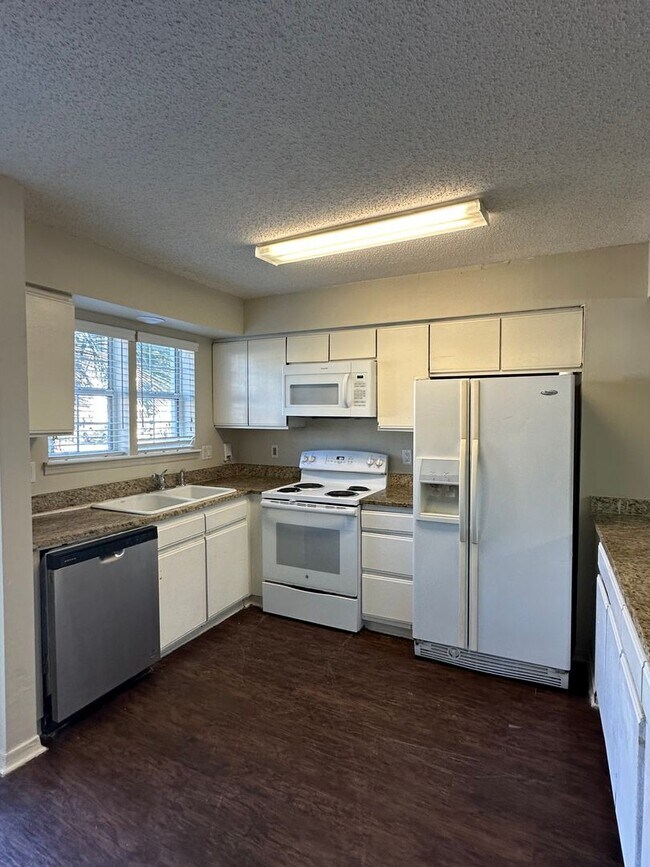 Foto del edificio - 105 Inlet Reach Cir