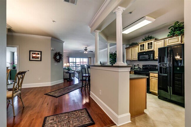 Building Photo - 2180 Waterview Dr