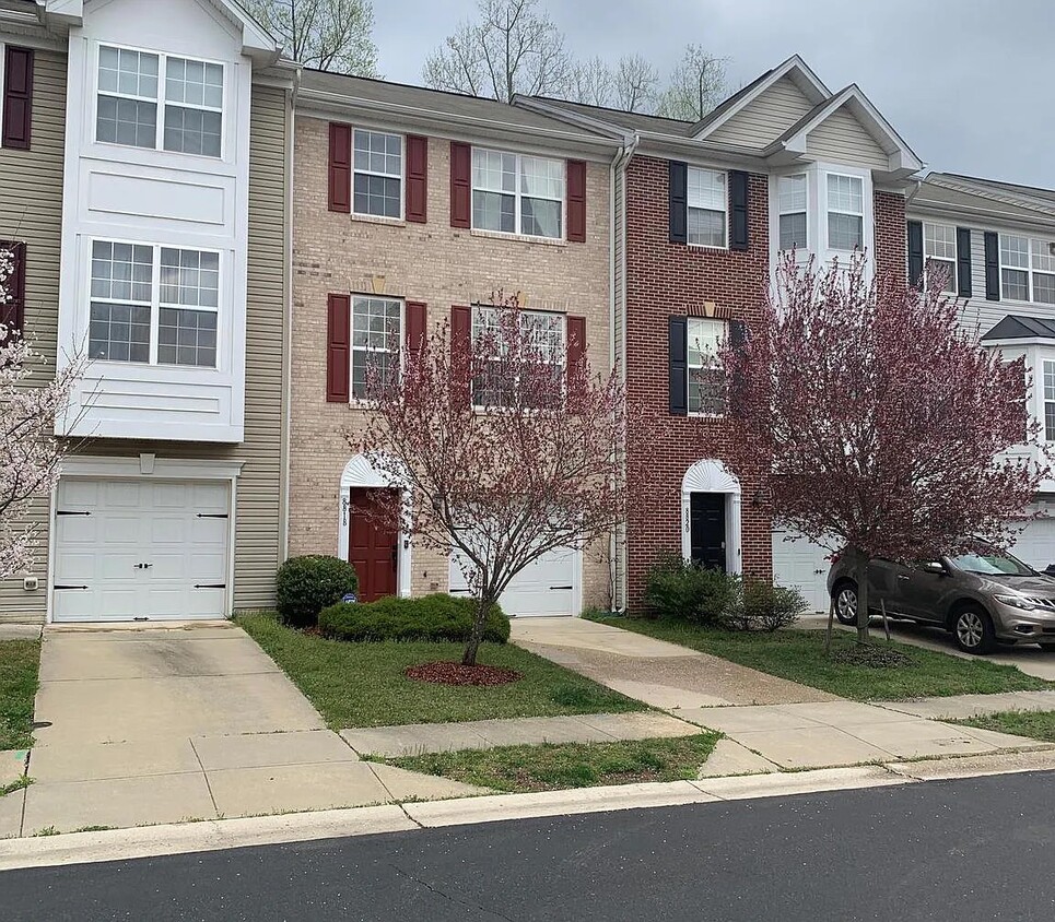 8818 Great Gorge Way, Upper Marlboro, MD 20772 - Townhome Rentals in ...