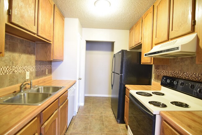 Building Photo - 2722 Bowie Trail