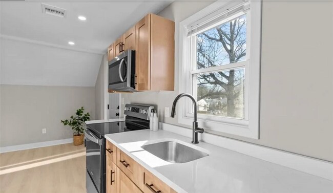 Foto del edificio - 135 Hawksley Ave