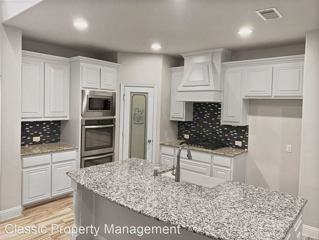 Building Photo - 4 br, 3.5 bath House - 413 Rush Creek Dr