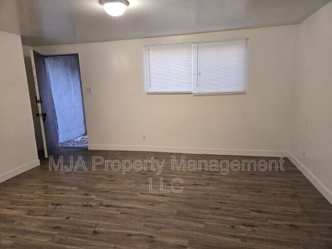 Building Photo - 271 N 300 W