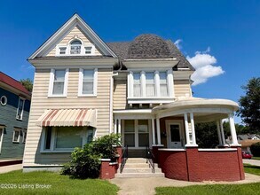 Building Photo - 1847 E Oak St