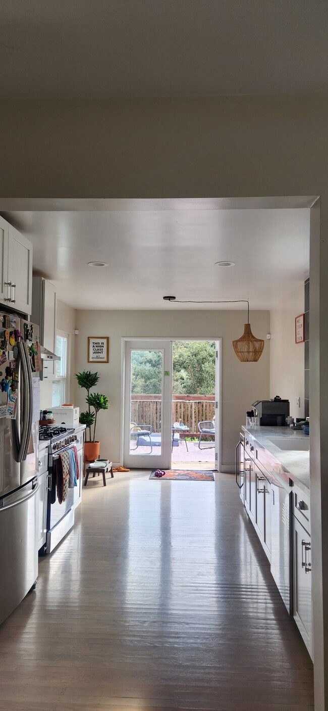 Building Photo - 4532 Reinhardt Dr