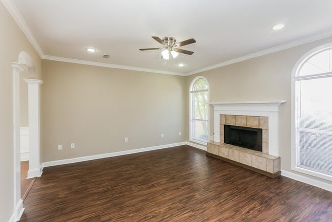 Building Photo - 519 Willow Ct Dr