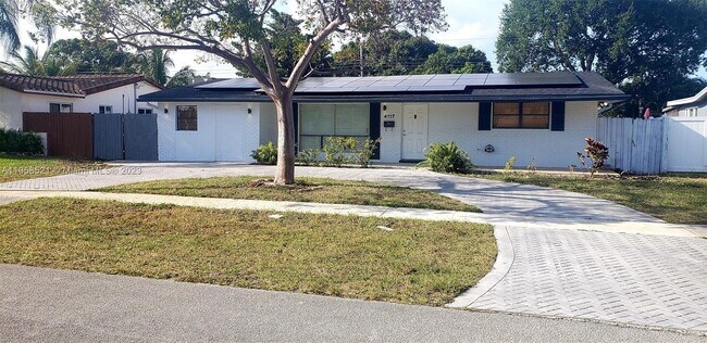 Foto del edificio - 4117 Monroe St