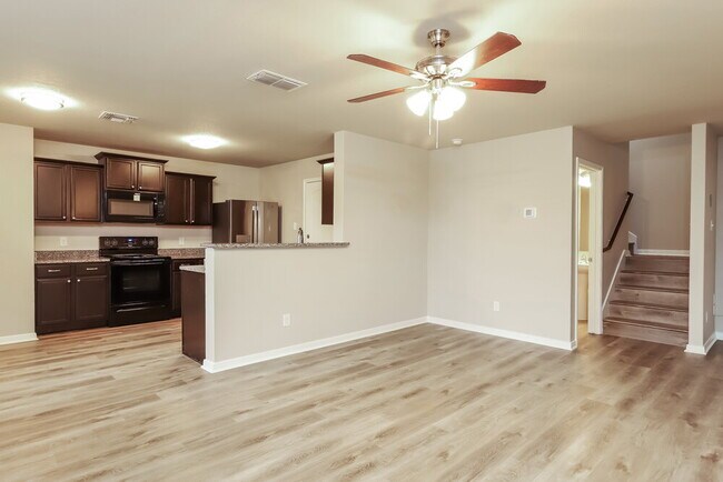 Foto del edificio - 6427 Woodcliff Bnd