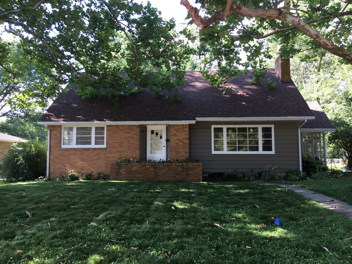 Foto principal - 2890 14th Ave