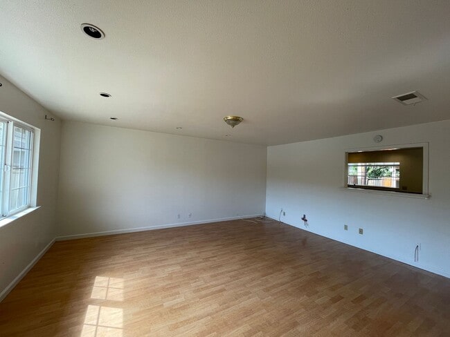 Foto del edificio - 3bd/2ba house close to great schools - Com...
