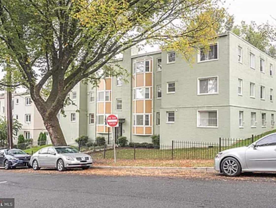 Amazing 2 bedroom/ 1 Bathroom unit with plenty natural light - Amazing 2 bedroom/ 1 Bathroom unit with plenty natural light