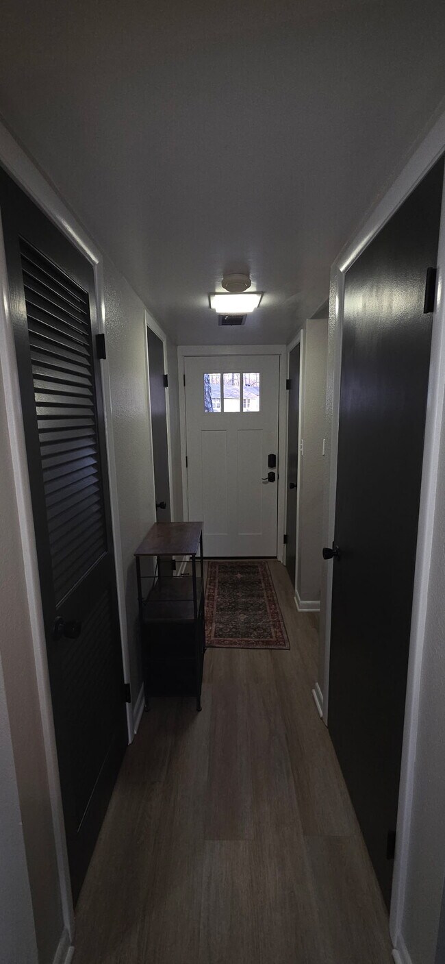 Foto del edificio - 150 La Vista Ln