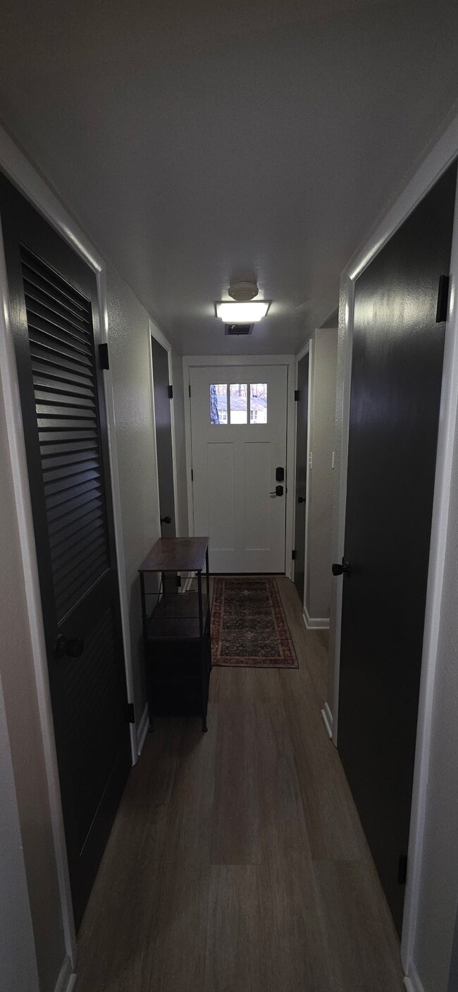 Building Photo - 150 La Vista Ln