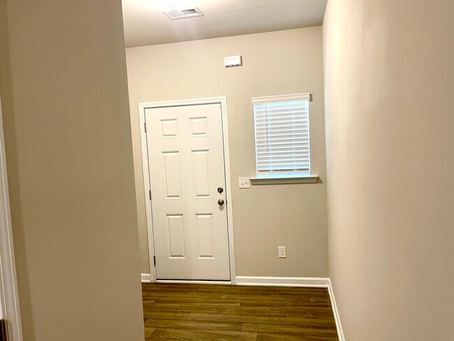 Building Photo - 5063 Lower Elm St