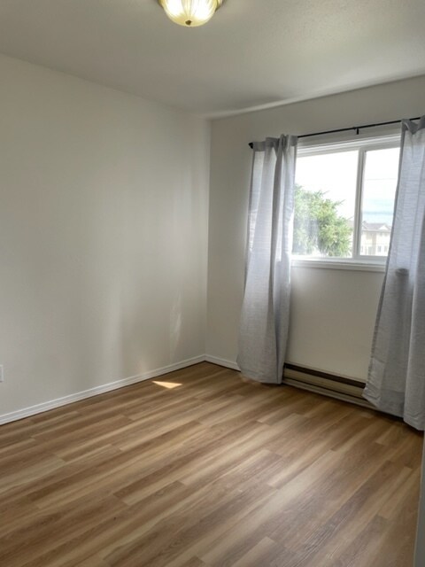 Photo du bâtiment - 8920-8986 86 St